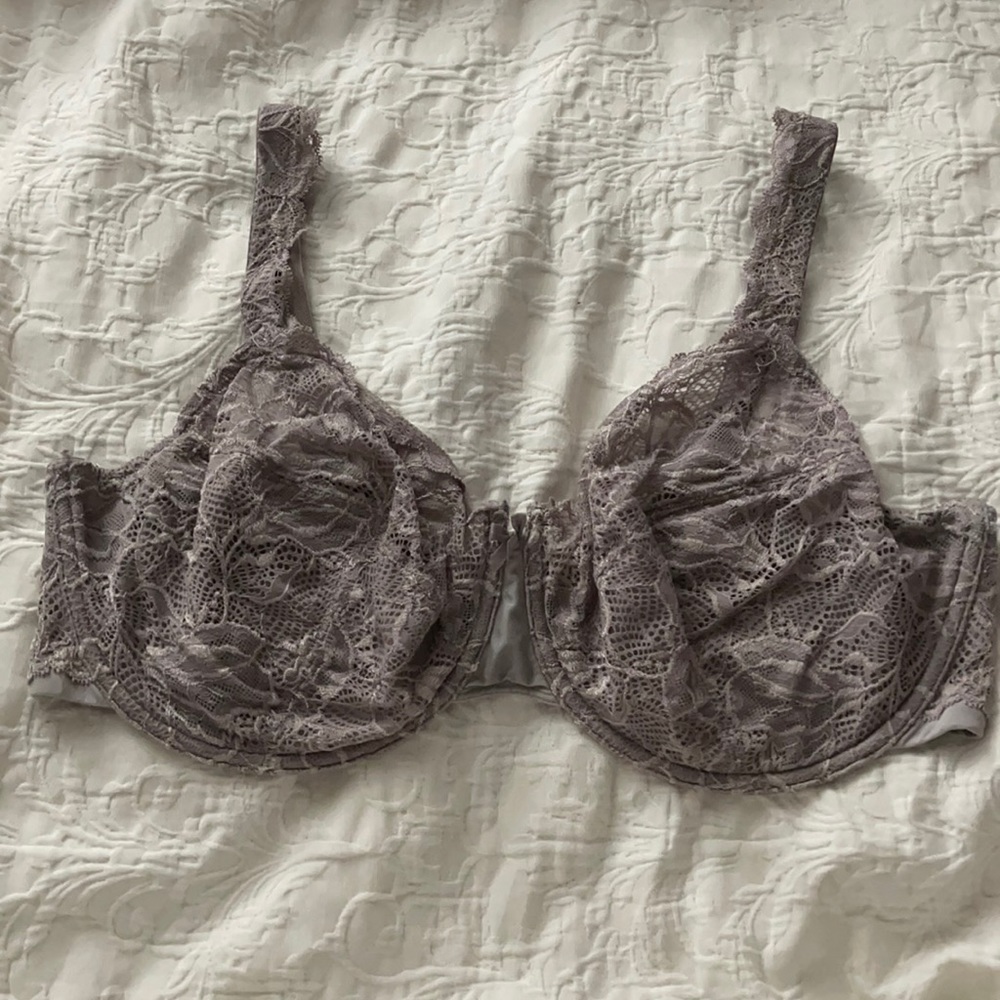 Set of 2 Light/Pale Purple/Lavender and Cream/Tan Lace 38DD Bras